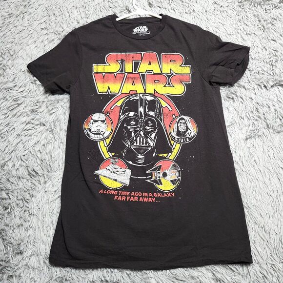 Star Wars Shirt Mens‎ Small Darth Vader Empire Graphic Tee Movie Sci-Fi - Picture 1 of 9